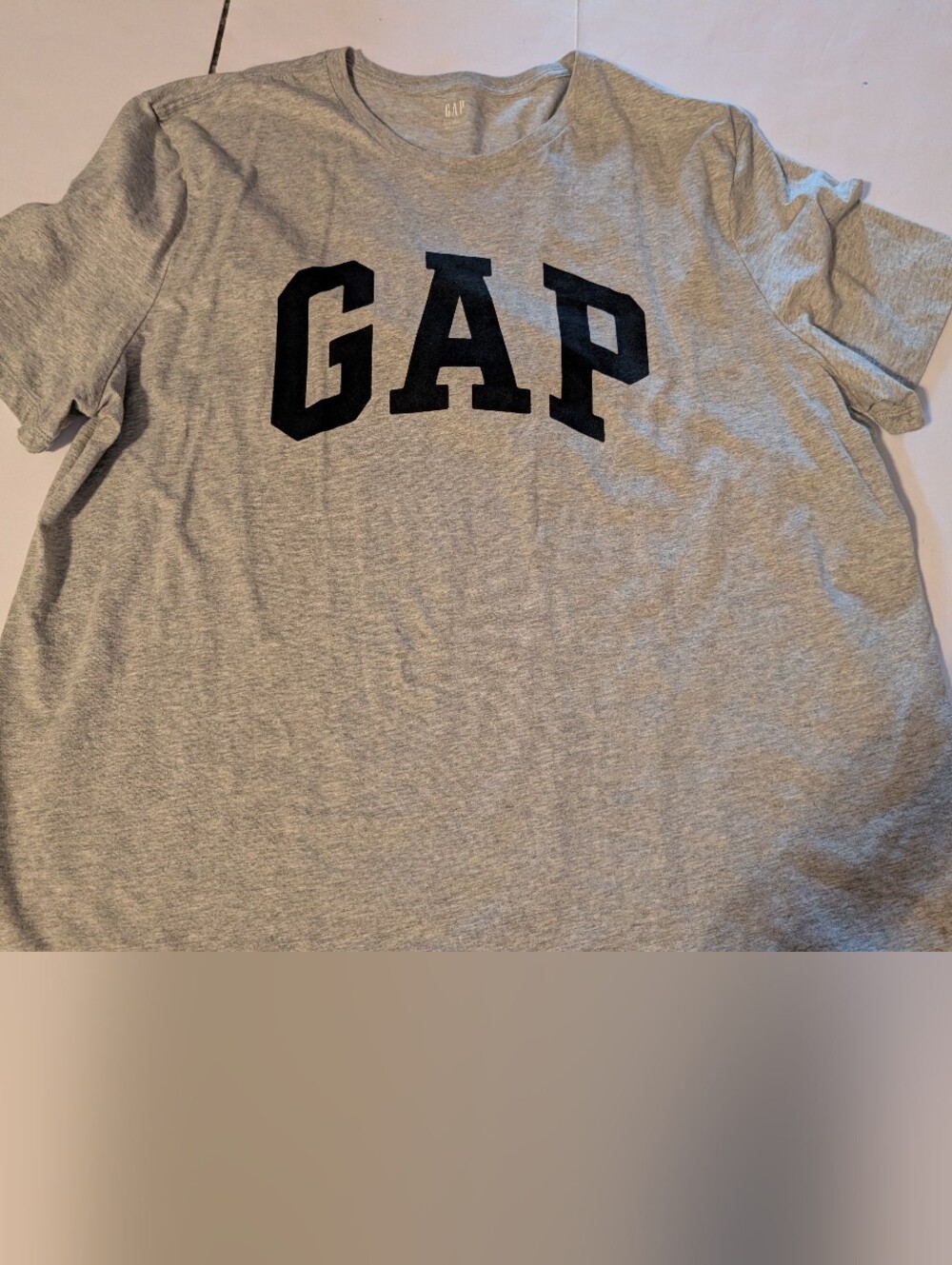GAP Light Gray Tee with Black Logo XXL